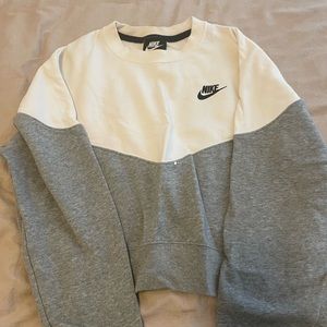 Nike crewneck sweater